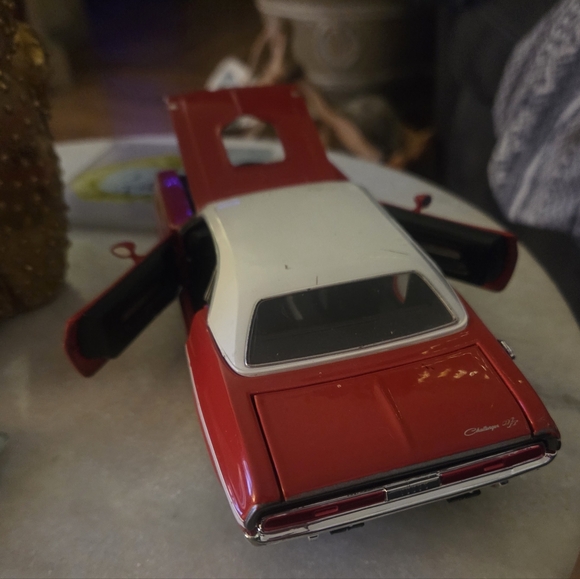 Collectible Automobile - Picture 10 of 14